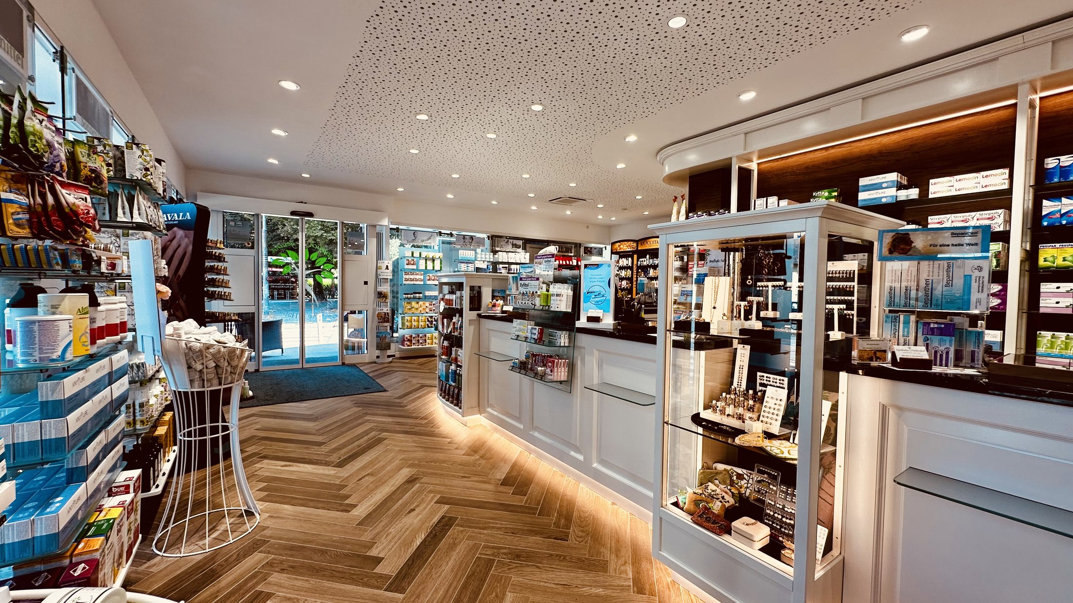 Persönlicher Beratungsbereich in der Apotheke im Hatlerdorf in Dornbirn